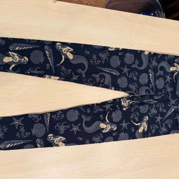 LuLaRoe Navy and Beige Mermaid Leggings - Picture 1 of 3